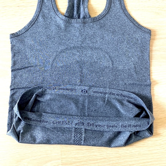 Heather Gray Lululemon Swiftly Tech Racerback Tank size 4 - Picture 3 of 5